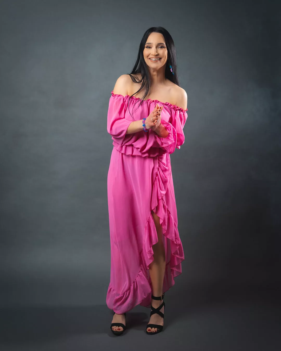 Wyjątkowa sesja Emilii Saneckiej z zespołu Daj to Głośniej! Gwiazda disco polo wygląda jak piękna księżniczka z bajki?! 